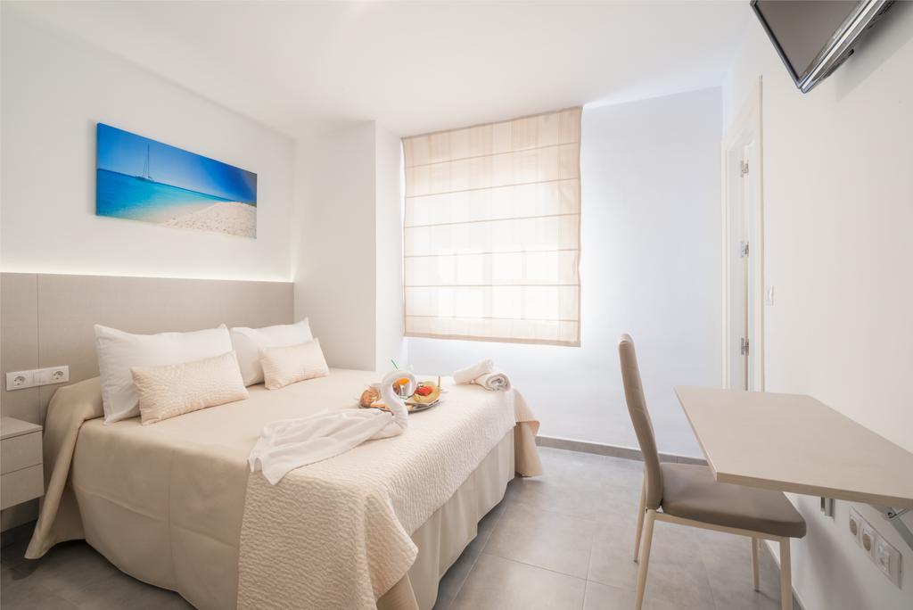 Hostal Romerito مالقة المظهر الخارجي الصورة