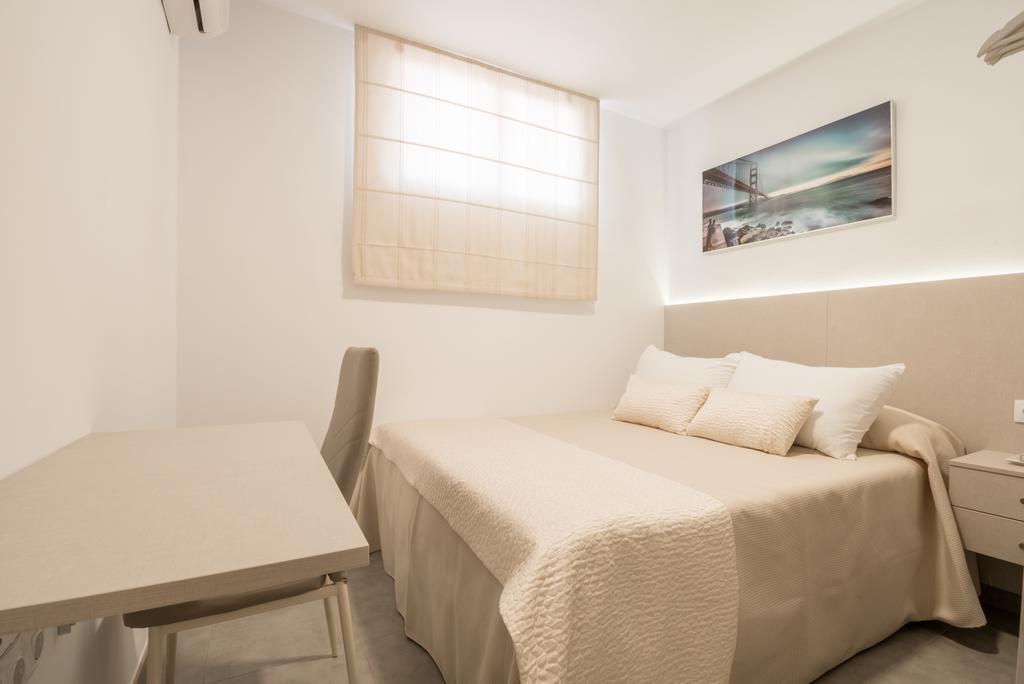Hostal Romerito مالقة المظهر الخارجي الصورة