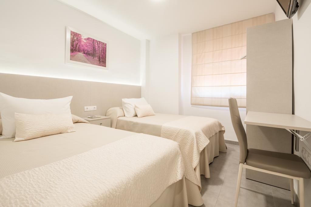 Hostal Romerito مالقة المظهر الخارجي الصورة